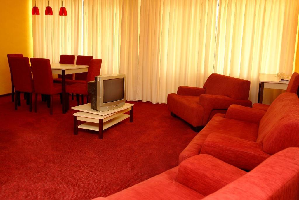 7 Days Hotel Kamyanets-Podilskyi 部屋 写真