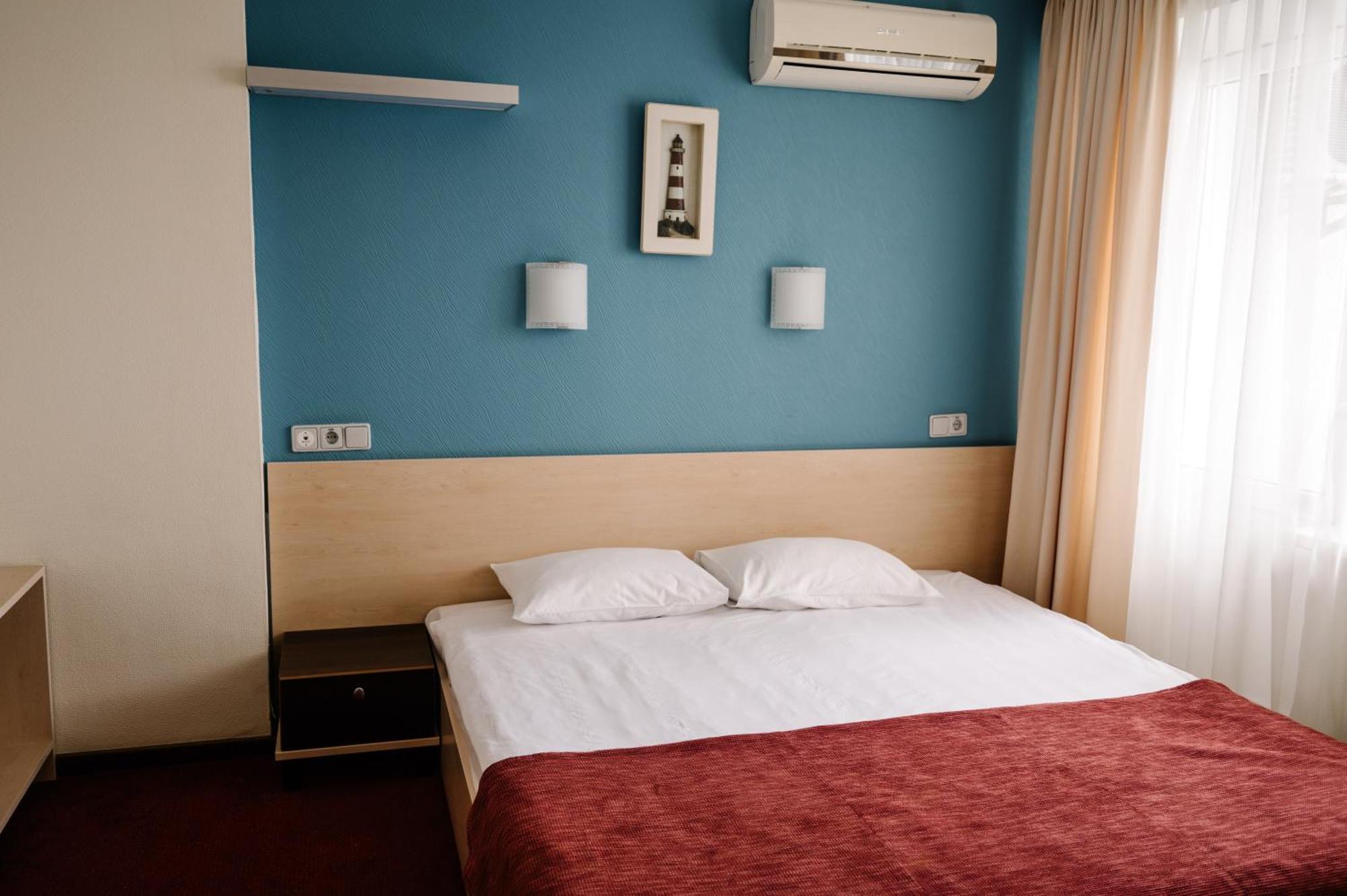 7 Days Hotel Kamyanets-Podilskyi エクステリア 写真