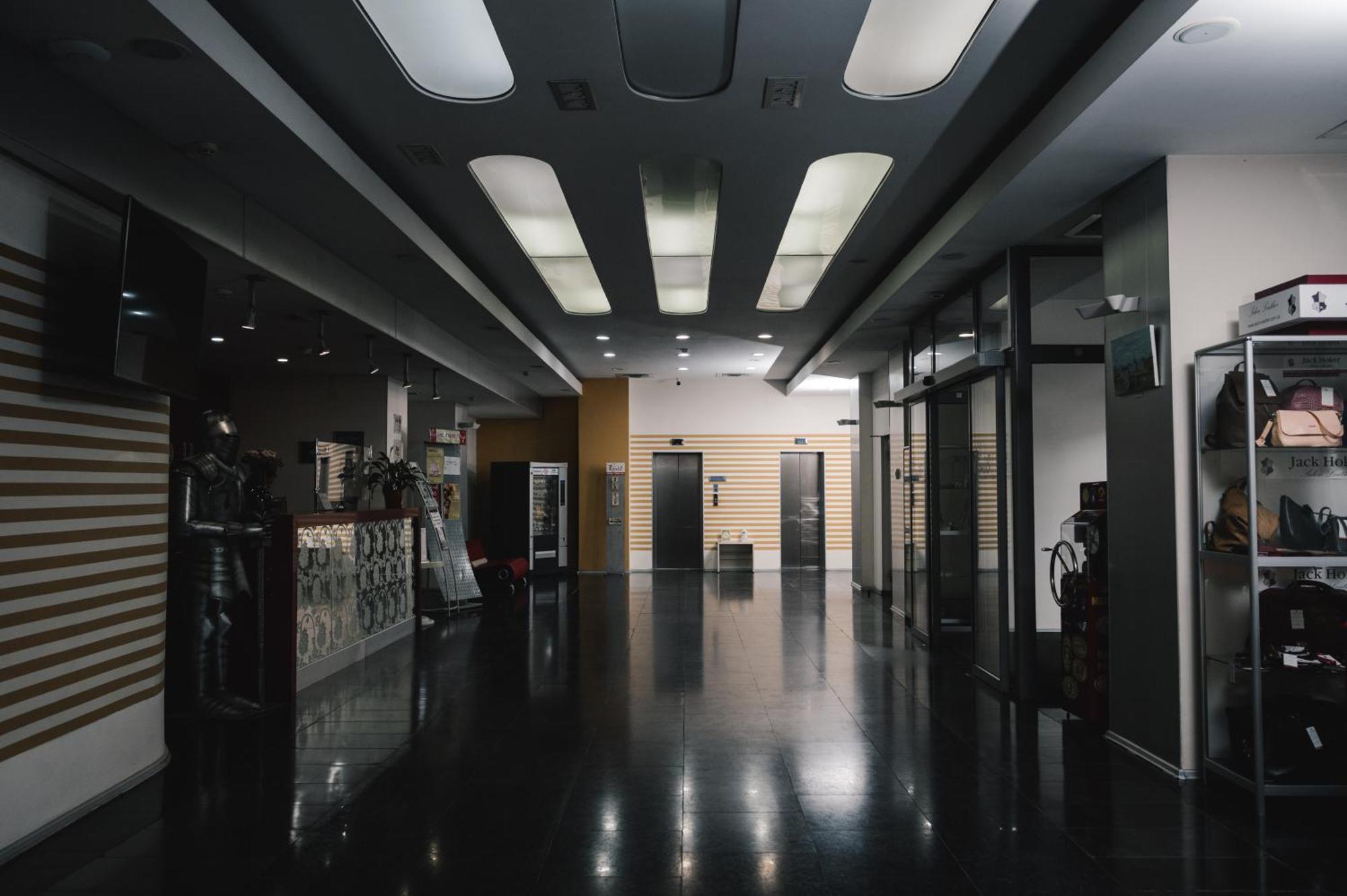 7 Days Hotel Kamyanets-Podilskyi エクステリア 写真
