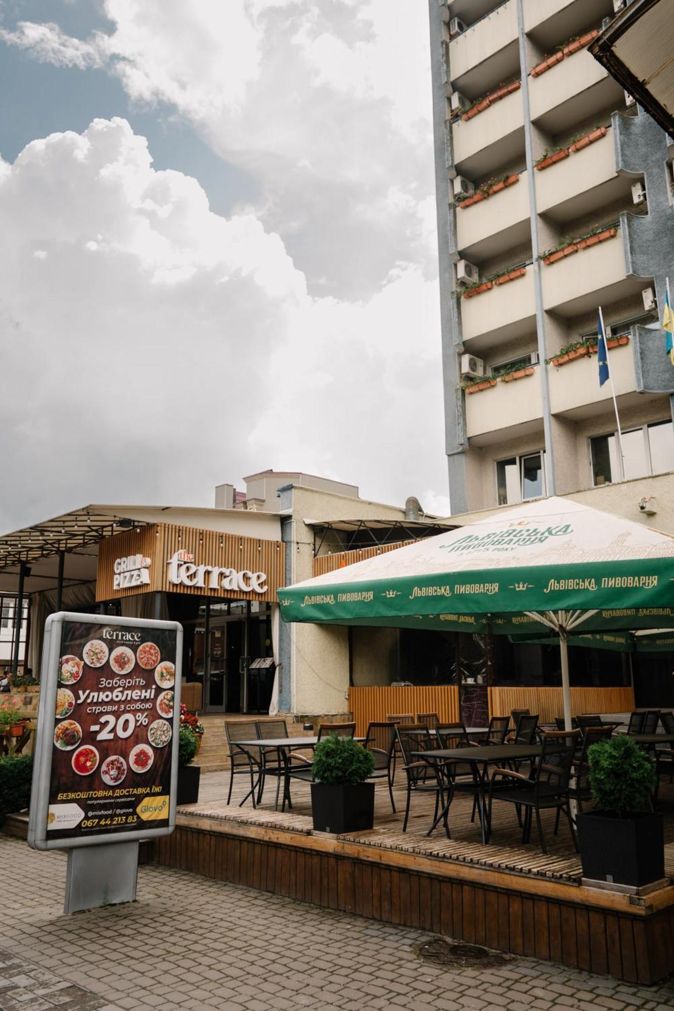 7 Days Hotel Kamyanets-Podilskyi エクステリア 写真
