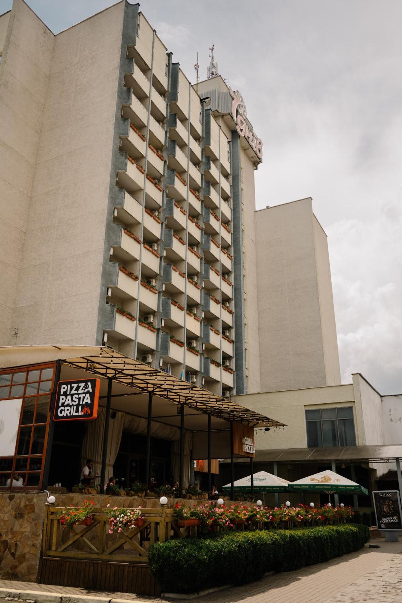 7 Days Hotel Kamyanets-Podilskyi エクステリア 写真